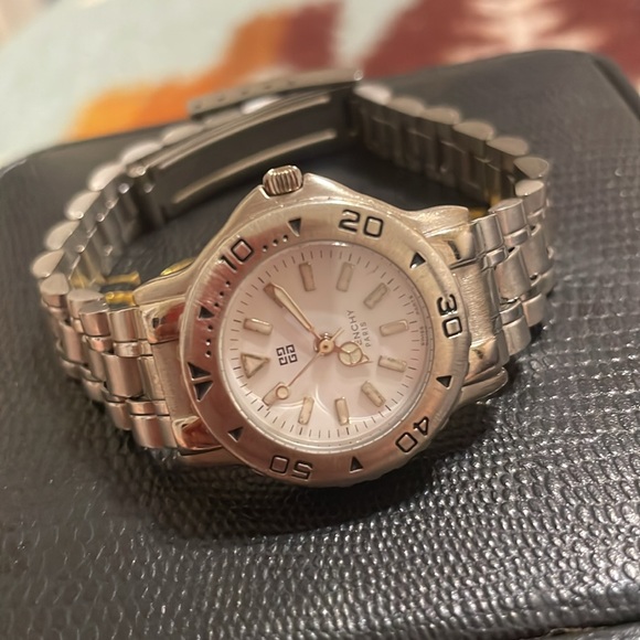 Givenchy Ladies Watch - Picture 2 of 10